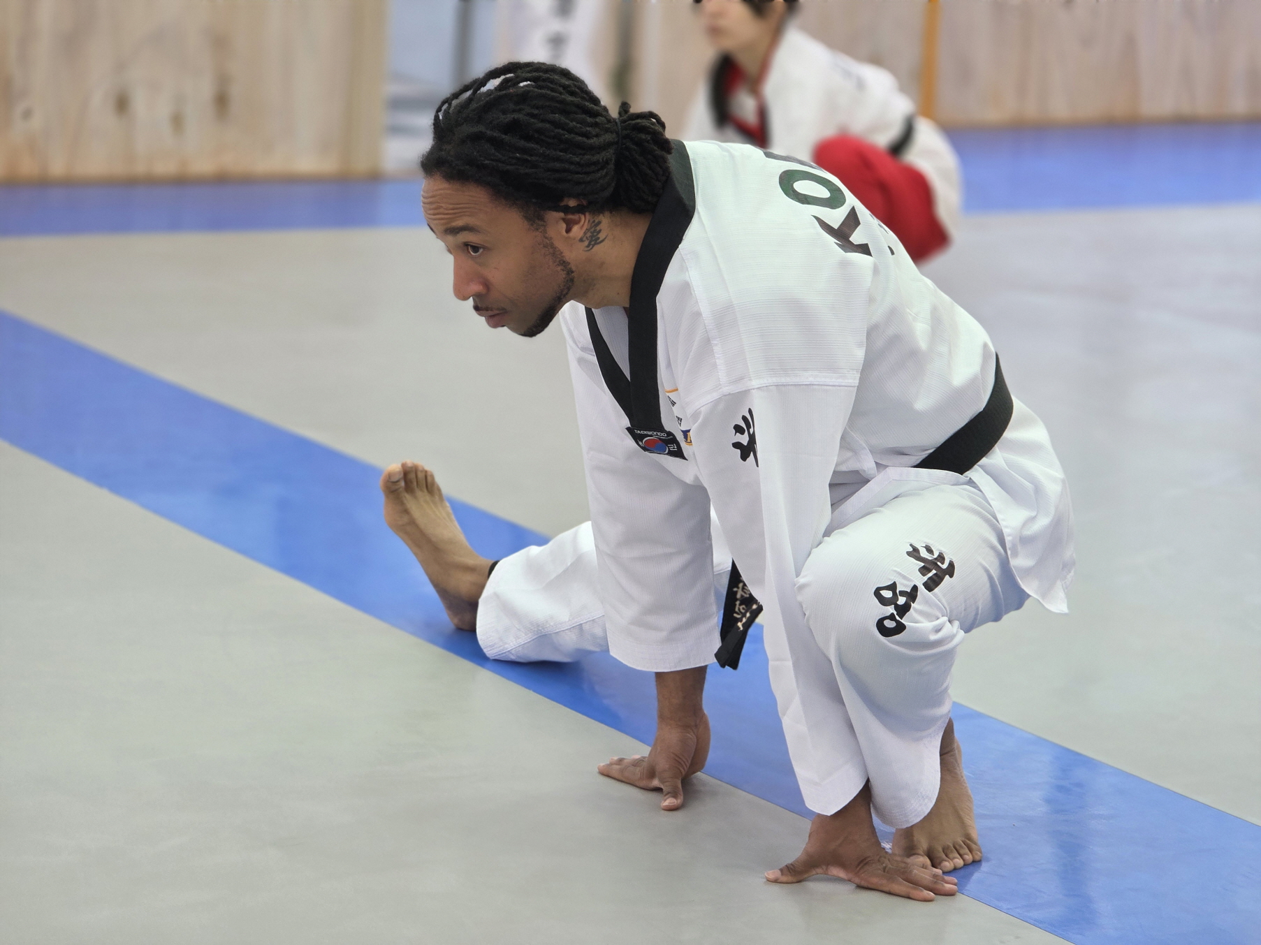 Korea taekwondo cultural experience for foreigners with traditional uniform