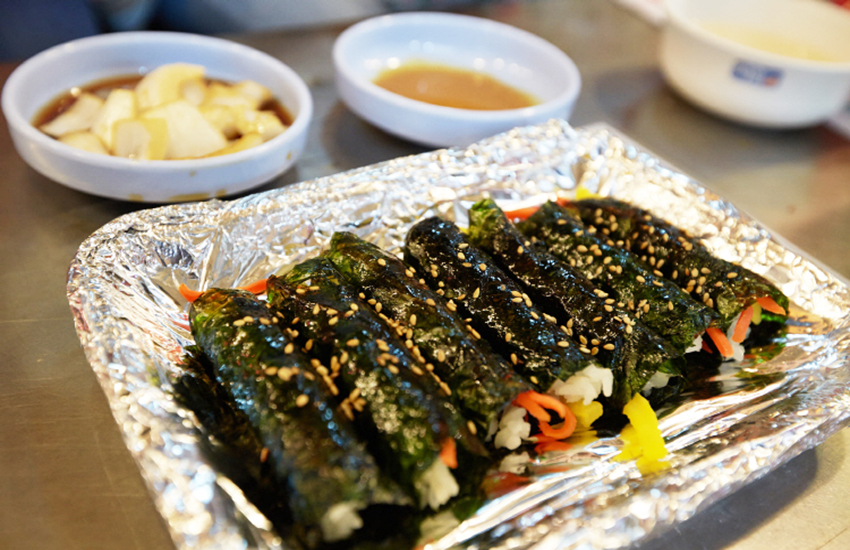 Korean street food tasting tour