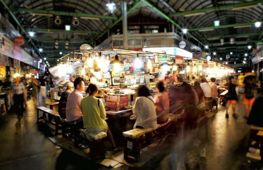 Gwangjang Market food tour in Seoul